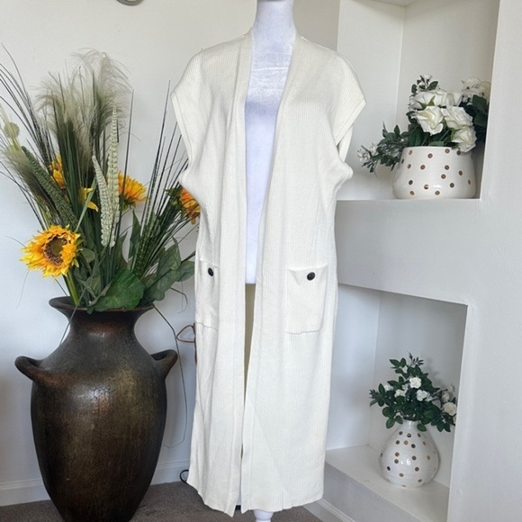 White House Black Market Cream Cardigan - Picture 2 of 7